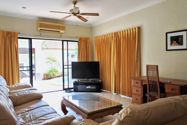 House for rent View Talay Villas Jomtien showing the living room House for rent View Talay Villas Jomtien showing the living room