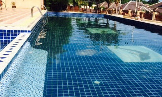 House For sale East Pattaya showing the communal swimming pool House For sale East Pattaya showing the communal swimming pool