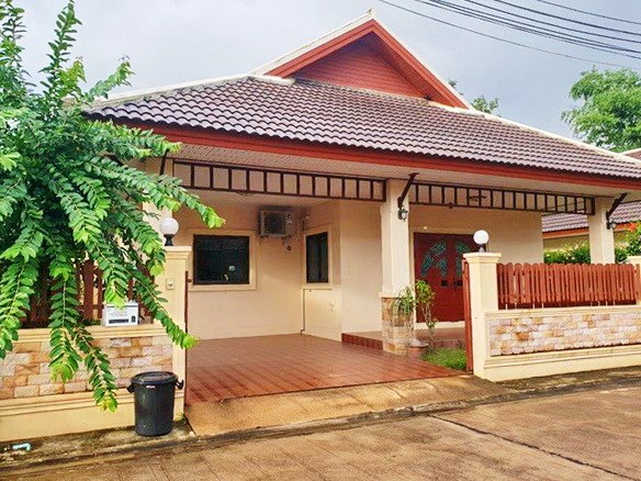 House For sale East Pattaya showing the house frontage House For sale East Pattaya showing the house frontage