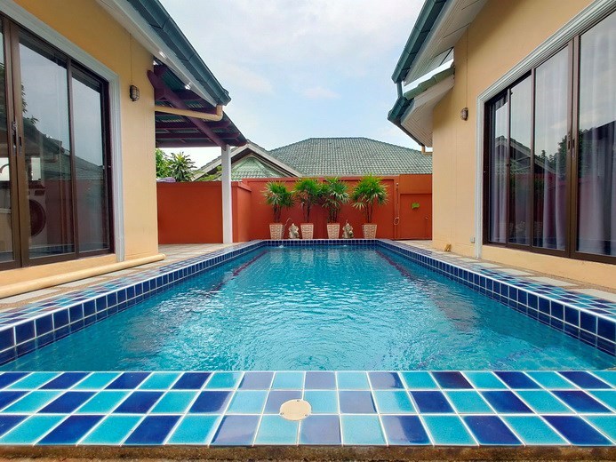 House for sale East Pattaya showing the private pool House for sale East Pattaya showing the private pool