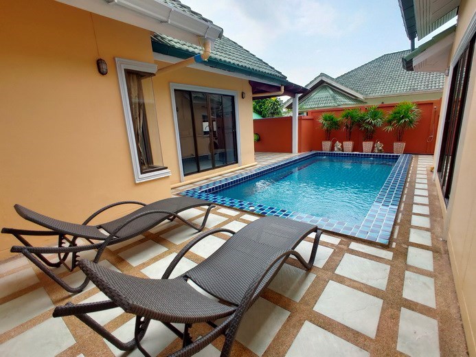 House for sale East Pattaya showing the terrace and pool House for sale East Pattaya showing the terrace and pool